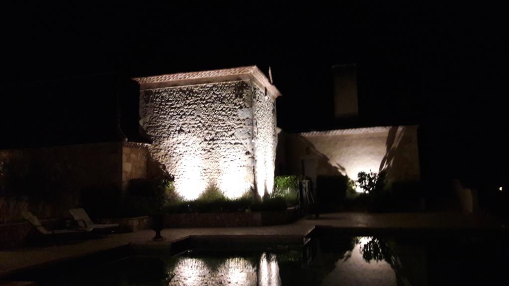 Domaine De La Rocque Acomodação com café da manhã Liorac-sur-Louyre Exterior foto